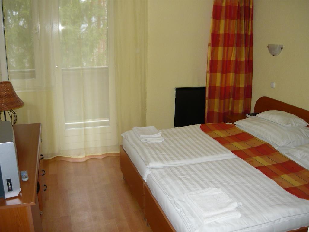 Ezüstfenyő Hotel Telkibánya Habitación foto